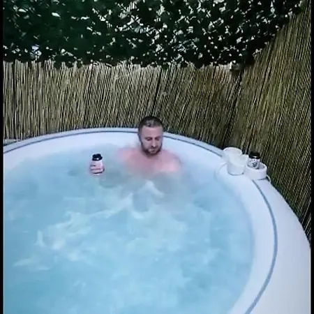Jacuzzi Jungle Centre Apartment